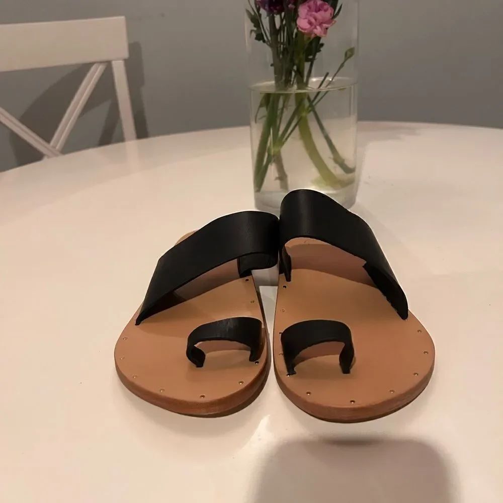Beek Finch Toe Loop Sandals - Picture 4 of 8